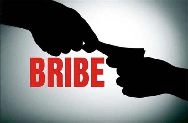 ACB team caught Municipal Council employee taking bribe - 3