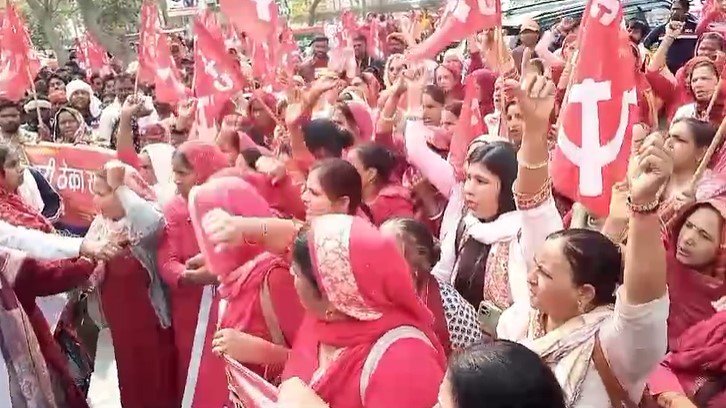 Asha workers create ruckus in Sonipat
