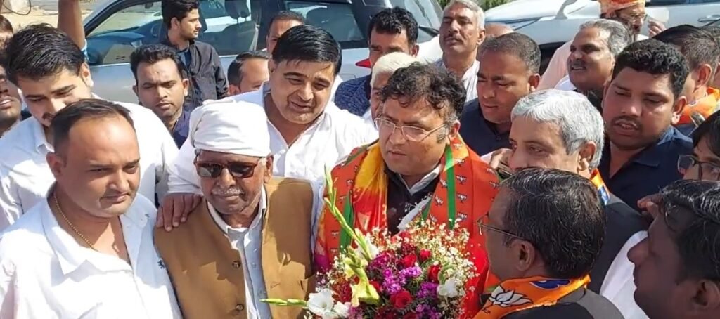 Rohtak पहुंचे Ashok Tanwar ने विपक्ष पर जमकर साधा निशाना, बोले- कांग्रेस पार्टी लठ मार पार्टी है 2 Screenshot 1915