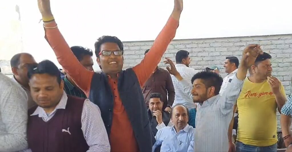Jagadhri पहुंचने पर कैबिनेट मंत्री Kanwar Pal Gurjar का हुआ स्वागत, Lok Sabha की दस सीट पर जीत दर्ज करेगी BJP 2 Cabinet Minister Kanwar Pal Gurjar was welcomed -2
