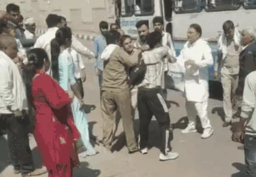 Hooliganism of roadways workers in Hisar