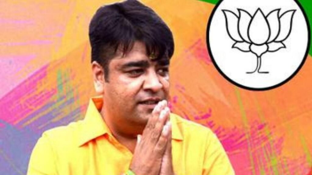 BJP MLA Aseem Goyal ने राज्य मंत्री बनने के बाद EX Home Minister Anil Vij से मुलाकात कर लिया आशीर्वाद, बुके देकर खिलाएं Laddu 5 BJP MLA Aseem Goyal met EX Home Minister Anil Vij - 3