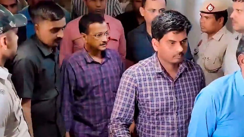 ED के रिमांड में गुजरेगी Arvind Kejriwal की Holi, Court से नहीं मिली राहत, 28 मार्च तक रिमांड का फैसला, Smriti Irani का भी खुलासा, कल देर रात हुई थी गिरफ्तारी 5 केजरी 2