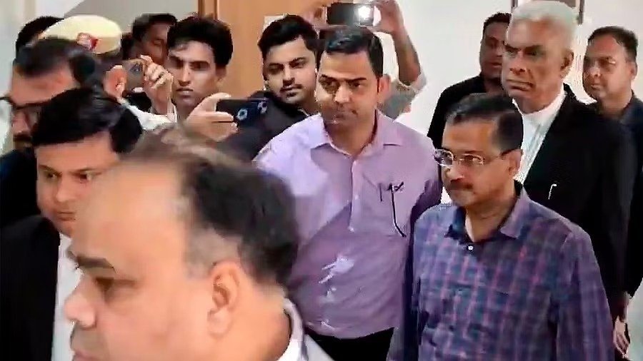 ED के रिमांड में गुजरेगी Arvind Kejriwal की Holi, Court से नहीं मिली राहत, 28 मार्च तक रिमांड का फैसला, Smriti Irani का भी खुलासा, कल देर रात हुई थी गिरफ्तारी 10 केजरी 6
