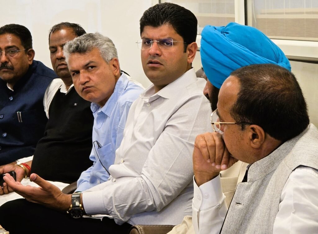 Lok Sabha Elections 2024 : करनाल सीट पर पूर्व सीएम Manohar Lal को टक्कर देगी JJP, हरियाणा की 5 सीटों पर चुनाव लड़ने की अटकलें 6 जजपा 2