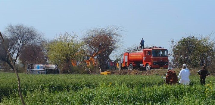 Truck full of petrol overturned