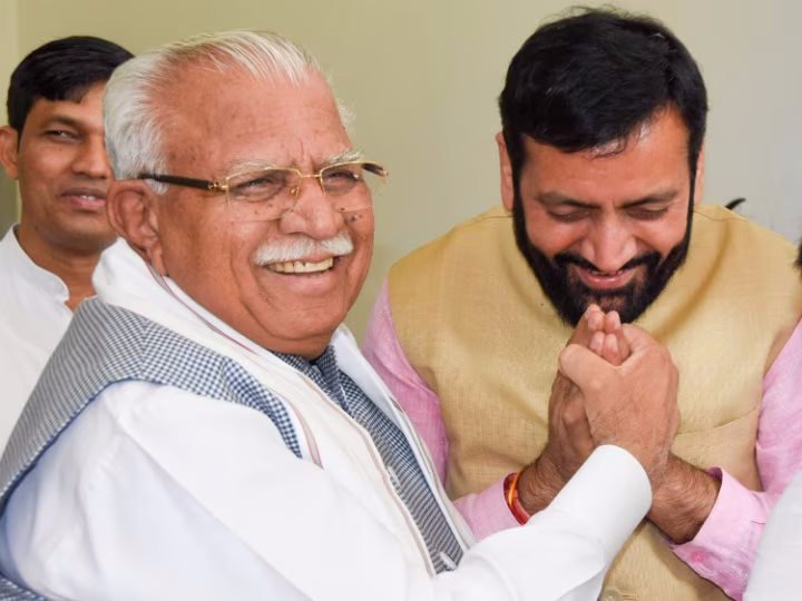 Haryana Politics : सरकार बनाने का दावा करने राजभवन पहुंचे Naib Singh Saini, मंत्रीमंडल में होंगे बड़े बदलाव, धर्मपत्नी को जिला परिषद चुनाव में मिला था चौथा स्थान 4 नायब सैनी 13