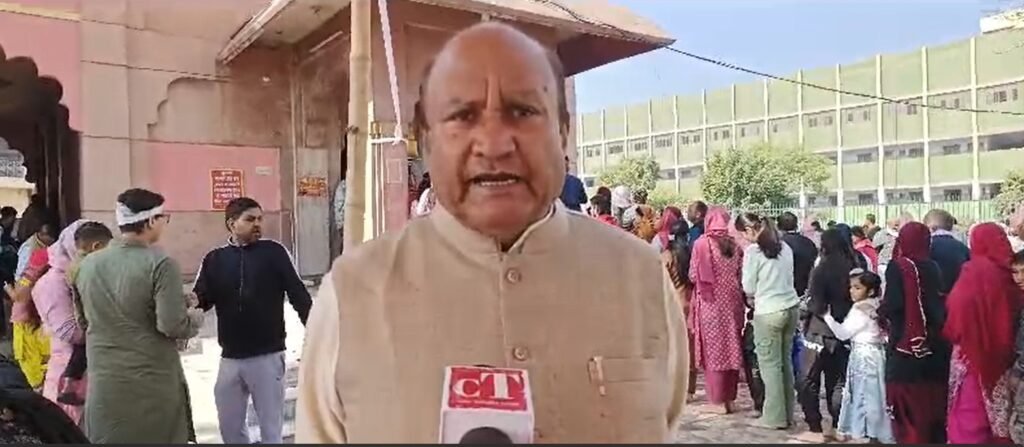 Sonipat : शिवलिंग के रूप में स्वयं प्रकट हुए भगवान शिव, Shivratri पर हर-हर महादेव की गूंज के साथ मंदिरों में लगा श्रद्धालुओं का तांता 6 मंदिर 2