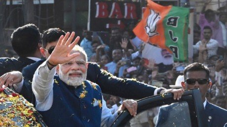 मोदी 13 1