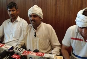 Farmers raise voice against BJP-JJP