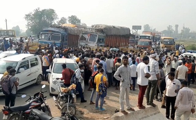 Ambala में बिजली निगम JE के खिलाफ National Highway जाम करने वालो पर Police की कड़ी कार्रवाई, कई लोगों के खिलाफ Case Registered 2 Police took strict action against those blocking National Highway - 2