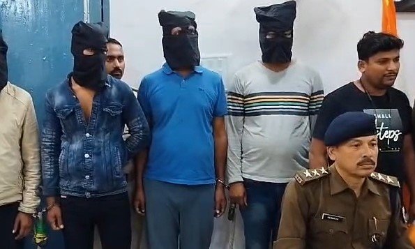 Karnal Axis Bank में 6.70 लाख की चोरी के मामले में 4 आरोपी गिरफ्तार, 2 ATM तोड़कर हो गए थे फरार 2 4 accused arrested in the case of theft of Rs 6.70 lakh in Karnal Axis Bank - 2