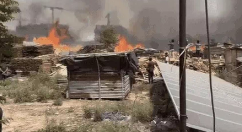 Huge fire broke out in slums