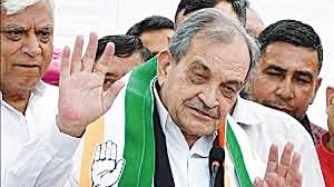 Haryana में गठजोड़ का बदला समय, राजनीति में बदलाव BJP के लिए हानिकारक, खतरे में JJP का वर्चस्व : EX Union Minister Birendra Singh 4 EX Union Minister Birendra Singh - 3