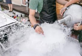 Gurugram में La Foresta Restaurant का लाइसेंस रद्द, डिनर के बाद Mouth Freshener की जगह दी Dry Ice, 5 लोगों की बिगड़ी Health 8 License of La Foresta restaurant canceled - 4