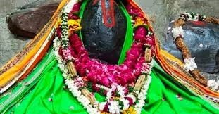 Giriraj Temple : भगवान श्रीकृष्ण को समर्पित है ये हिंदू मंदिर, जहां दण्डौती परिक्रमा करने से होती है हर मुराद पूरी 4 images 2