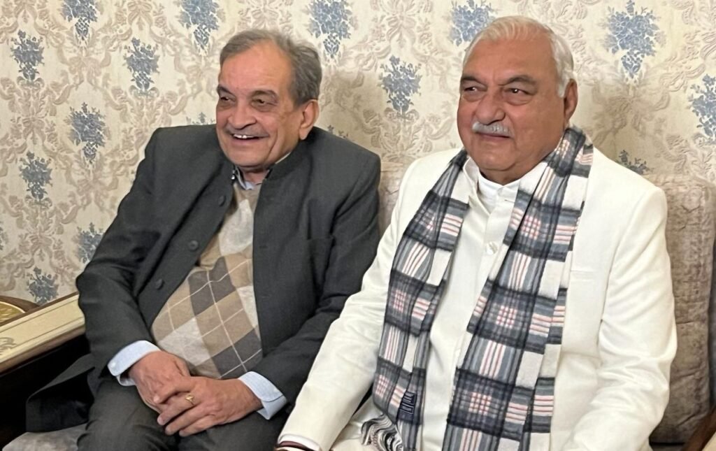 Haryana Politics : हरियाणा में पूर्व केंद्रीय मंत्री को सता रहा पूर्व सीएम का डर, बीरेंद्र सिंह की कथित ऑडियो वायरल, बोलें हिसार सेफ सीट, सोनीपत में हुड्डा के 5 विधायक, कर सकता है गड़बड़ी 4 बीरेंद्र भूपेंद्र 1