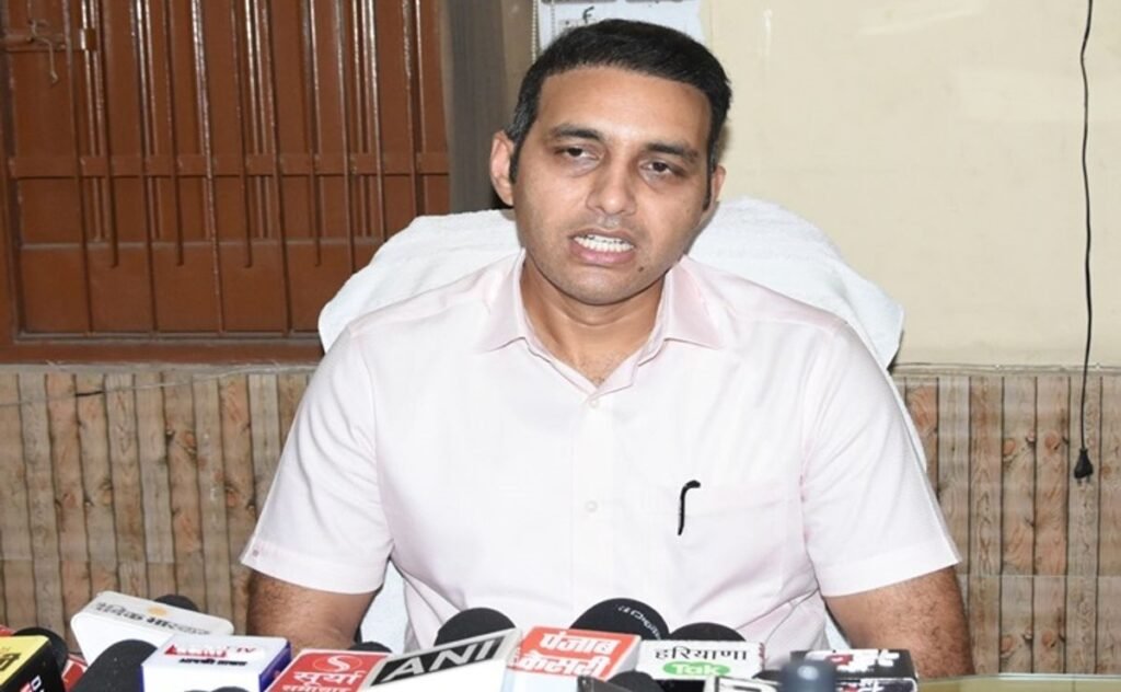 18.89 lakh voters will vote at 1884 booth - 3