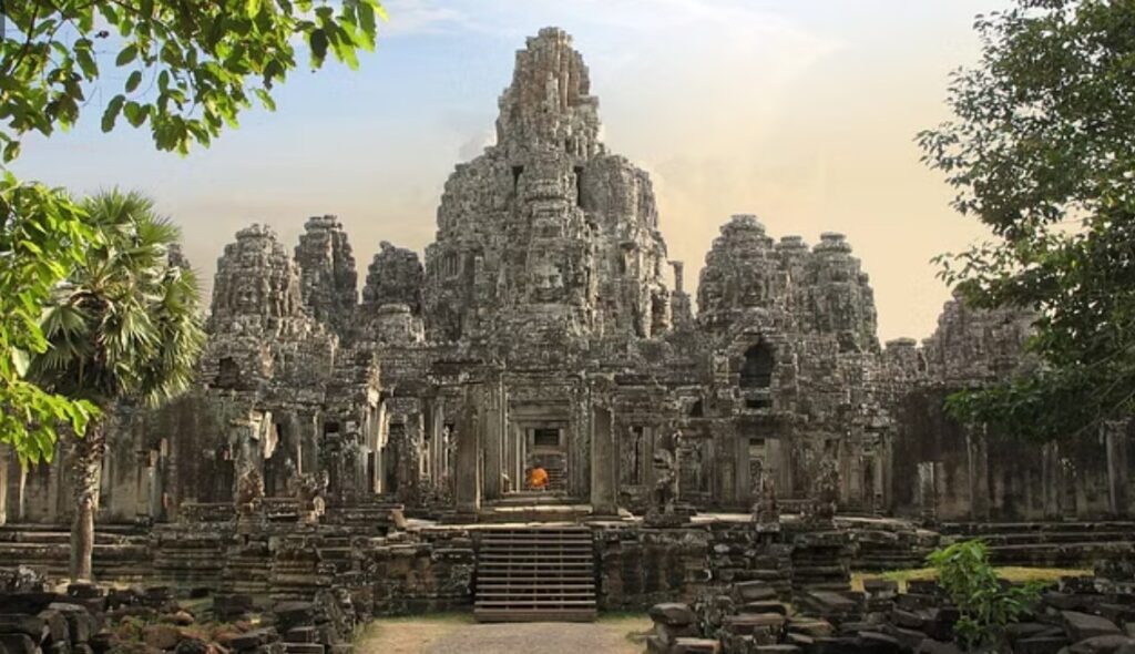 world's largest Hindu temple in Cambodia - 4