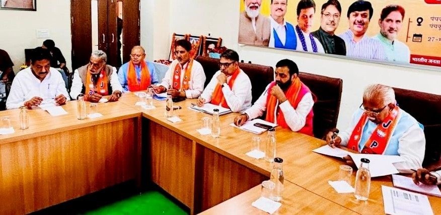 Manohar Lal and CM Saini angry with official - 2