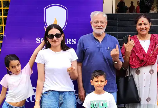 Dr. in Jhajjar. Arvind Sharma cast his vote- 3