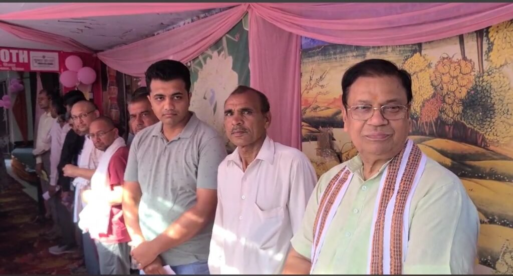 कमल गुप्ता 1 1