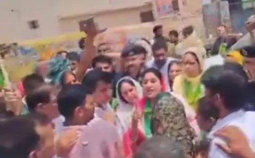 Haryana Politics : हिसार में JJP candidate का फिर विरोध, Naina Chautala ने किसानों के सवालों का दिया जवाब, फिर भी बदलना पड़ा रूट 2 नैना विरोध 0