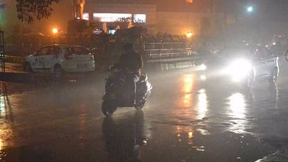 Hayrana Weather : हरियाणा के कई जिलों में तेज आंधी के साथ बरसें बादल, जानिए किस जिले में क्या रही स्थिति 4 बारिश 8