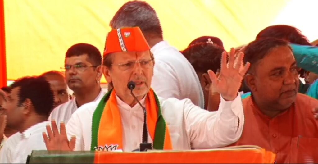Haryana Politics : रोहतक में पूर्व सीएम और सांसद डॉ. शर्मा का हुड्डा पिता-पुत्र पर कटाक्ष, बोलें गम कम करने के लिए सिर्फ 1 सीट पर चुनाव लड़ रहे भूपेंद्र सिंह 2 सांसद शर्मा