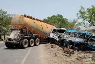 Horrible collision between roadways bus and truck