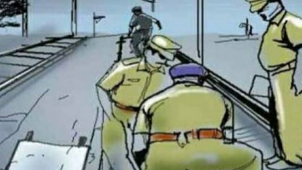 Karnal में रेलवे लाइन पार कर खेत में जा रहे किसान की Train की चपेट में आने से मौत 4 farmer crossing the railway line -3