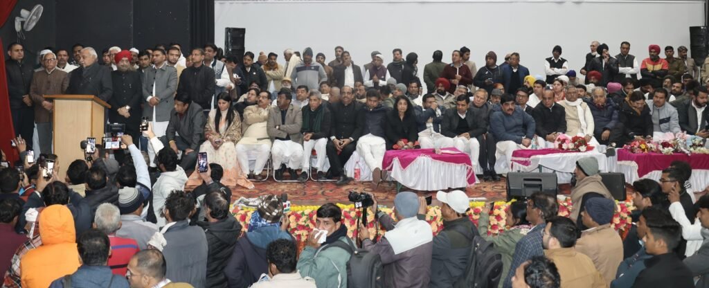 Karnal में कांग्रेस का वर्कर सम्मेलन, शीशा टूटने से Udaybhan को लगी चोट, जानें क्या बोलें Bhupendra Hooda 2 Bhupendra Hooda - 2
