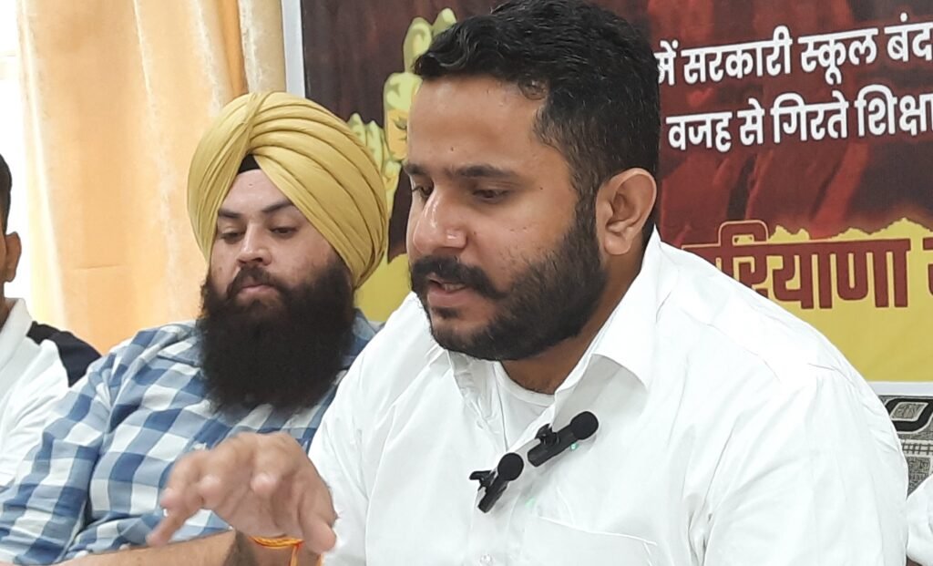 Karnal लोकसभा Congress प्रत्याशी ने EDC जारी न होने का मुद्दा उठाते हुए EC को दी शिकायत, जानें क्या बोलें Divyanshu 2 Karnal Lok Sabha Congress candidate - 2