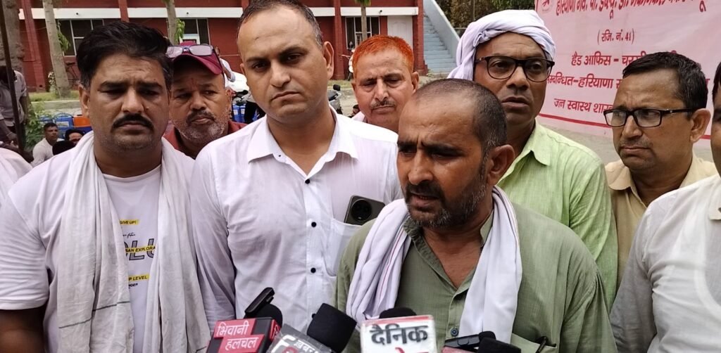 Bhiwani में 22 सूत्रीय मांगों को लेकर पीडब्ल्यूडी मैकेनिकल कर्मचारियों का धरना प्रदर्शन 2 Screenshot 366