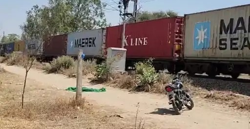 body of a girl was found near the railway line