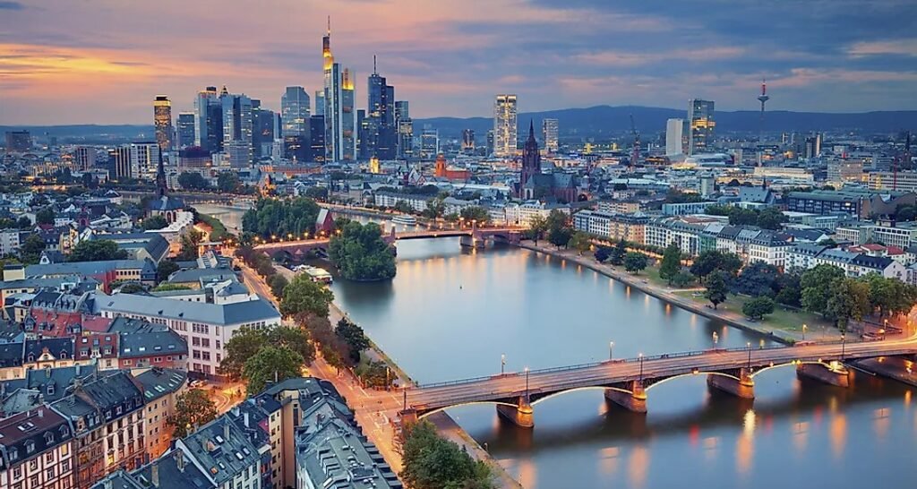 Germany का झांसा देकर ठगे 18 लाख, 3 माह Dubai के होटल में करवाया काम, जानें क्या रखी शर्तें 5 18 lakhs were cheated - 3