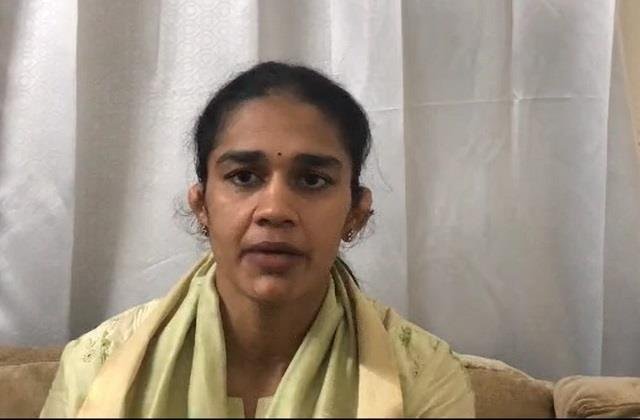Haryana की बबीता फोगाट और दीपेंद्र हुड्डा के बीच खिलाड़ियों की नौकरी को लेकर तकरार 5 Dispute between Haryana's Babita Phogat - 4