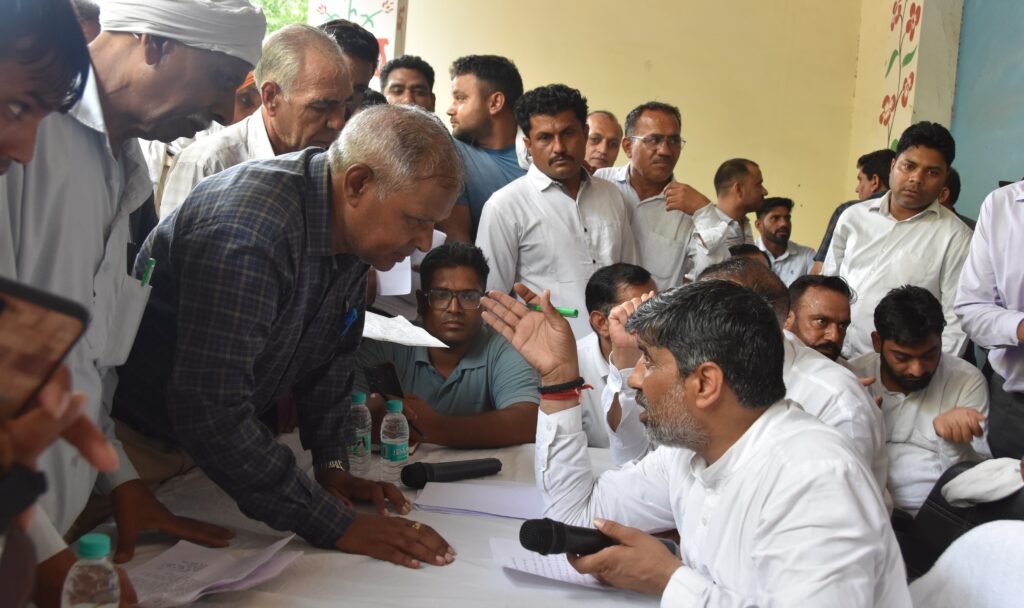 Mahipal Dhanda visited 2 village - 4