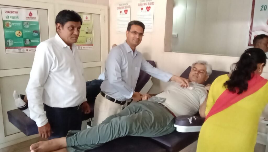 75 youth donated blood in the 31st camp - 3