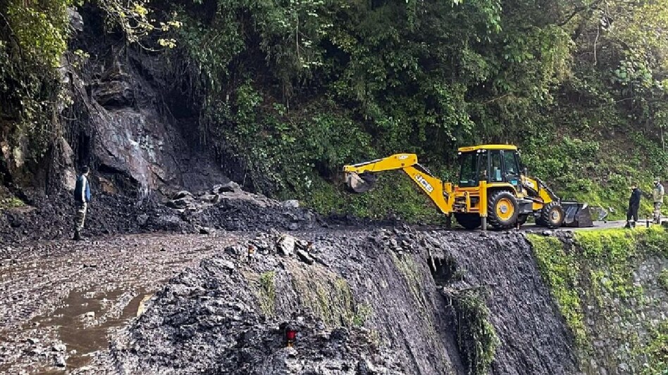 Landslide due to heavy rain in Himachal