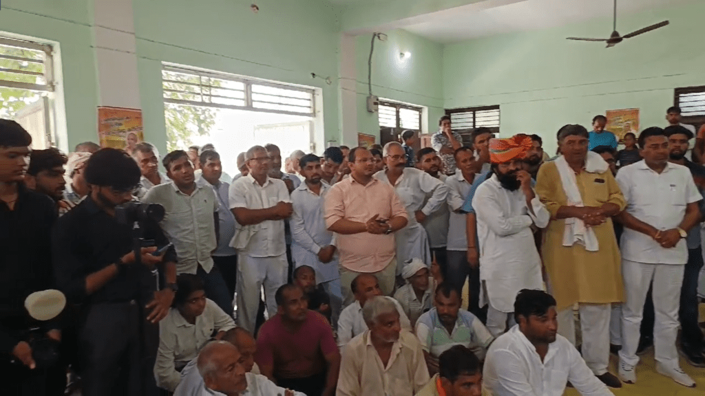 भाजपा प्रत्याशी देवेंद्र कौशिक को जनसंपर्क अभियान में मिल रहा भारी समर्थन 2 Screenshot 1697