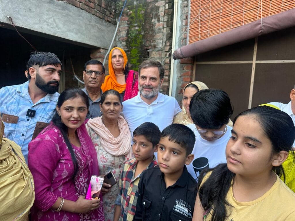 RAHUL GANDHI शुक्रवार सुबह करनाल पहुंचे, अमेरिका में घायल युवक के परिवार से मिले 5 WhatsApp Image 2024 09 20 at 9.54.24 AM 1