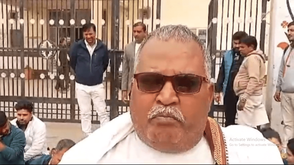 Bhiwani में नगर परिषद कर्मचारियों की हड़ताल, पार्षद प्रतिनिधि पर मारपीट का आरोप 2 Screenshot 2521