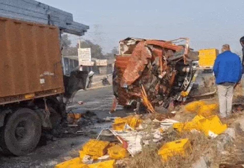 Haryana में ट्रक और कैंटर की आमने-सामने टक्कर, 2 ड्राइवरों की मौत 3 Screenshot 2553