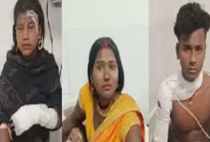 ऑटो में धमका