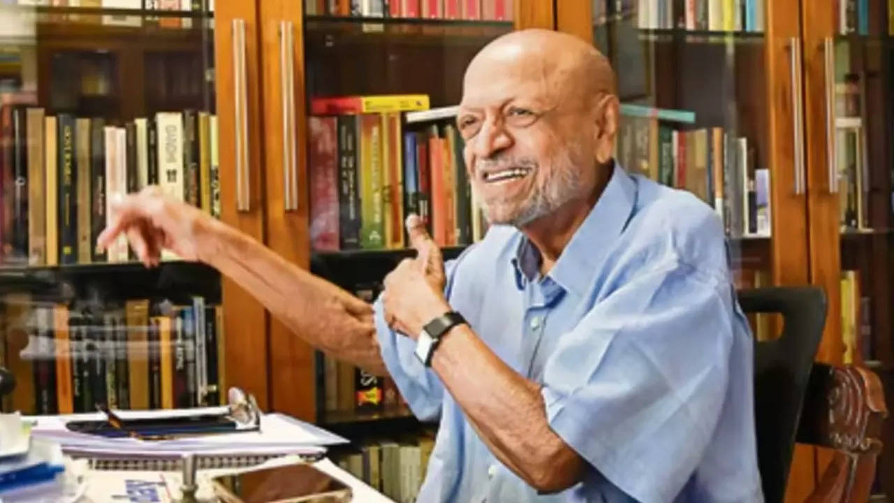 RIP! Shyam Benegal ने 90 की उम्र में ली अंतिम सांस, पिता के कैमरे से शुरू किया था फिल्मी सफर