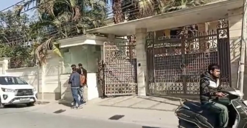 Dehradun: पूर्व CM हरीश रावत के करीबी राजीव जैन पर ED का शिकंजा, सुबह 4 बजे मेहमान बनकर पहुंची टीम और फिर खंगाले दस्तावेज 2 IMG 20241217 WA0024
