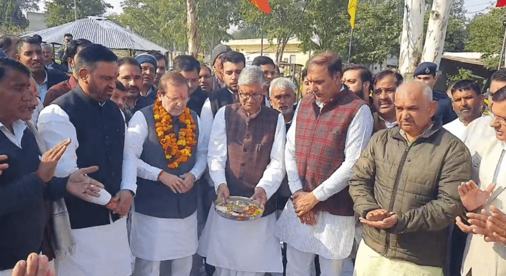 रोहतक में Arvind Sharma ने खुद ट्रैक्टर चलाकर की महम शुगर मिल में गन्ना पिराई की शुरुआत.. 5 Screenshot 1108