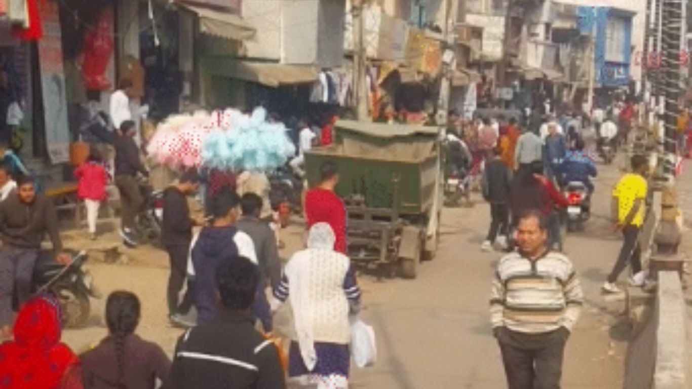 Rewari: संडे मार्केट पर पूरी तरह रोक,  नगर परिषद ने की सख्त कार्रवाई