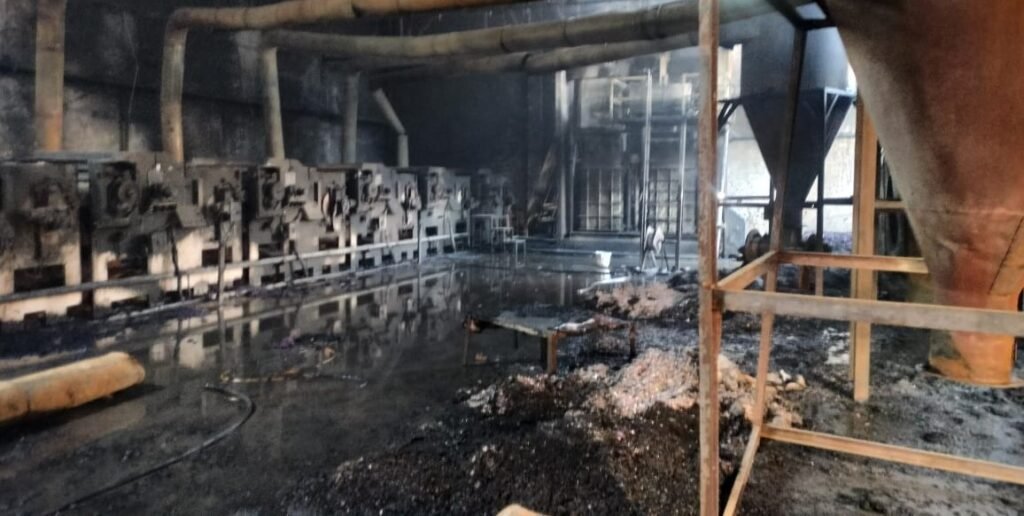 Panipat की धागा फैक्ट्री में लगी भीषण आग, 2 मजबूर जिंदा जले, 3 गंभीर रूप से घायल 4 WhatsApp Image 2024 12 06 at 10.35.37 AM